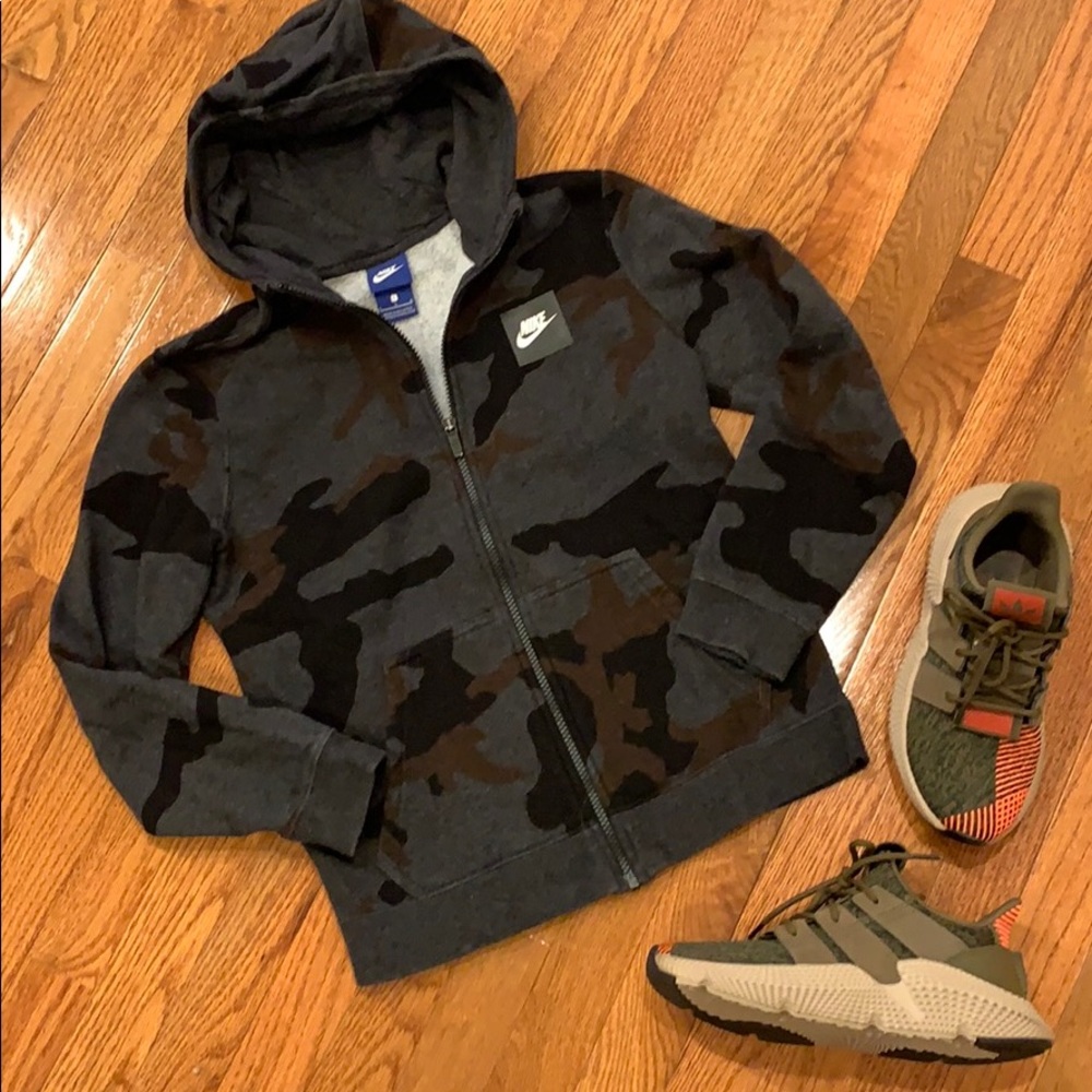 Nike sweatshirt
